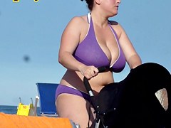 Candid MILF Huge Busty Beach Cleavage